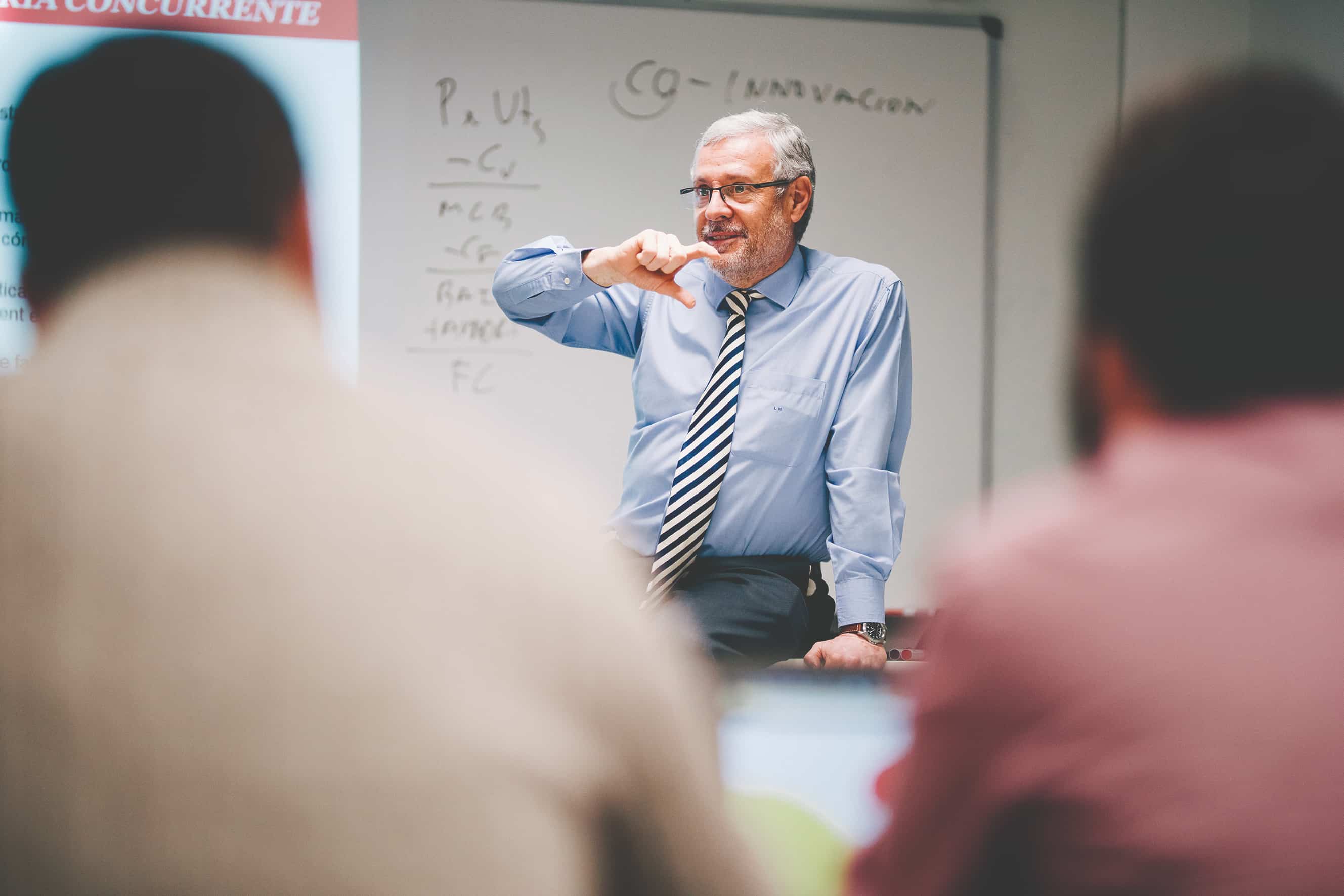 Ponentes de EAE Business School durante congreso