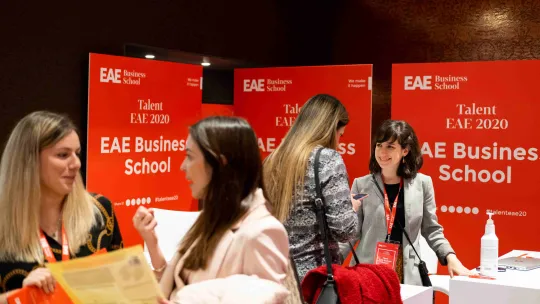 Young women talking at Talent EAE 2020