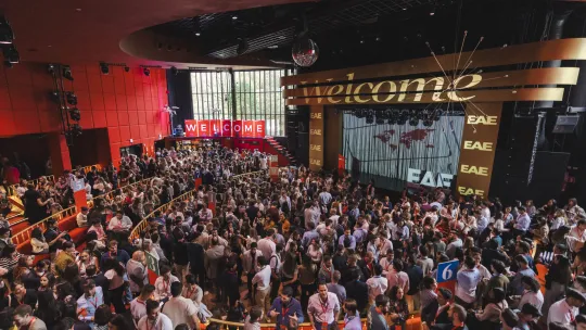 Más de 3.000 alumnos de 120 nacionalidades han iniciado el curso en los campus de Madrid y Barcelona de EAE