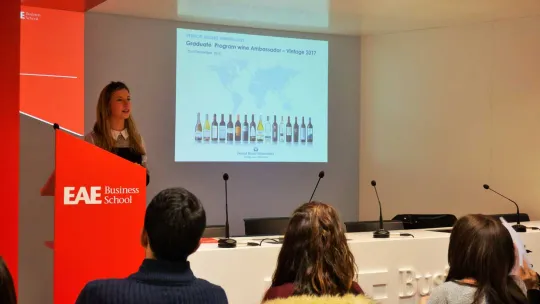 Adelie Guyonnaud, Graduate Wine Ambassador de Pernod Ricard Winemakers, session of Company Meeting organized by the Professional Careers Service