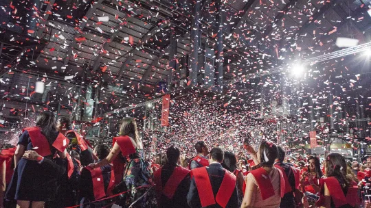 Más de 5.000 personas asisten a la graduación de EAE en Barcelona