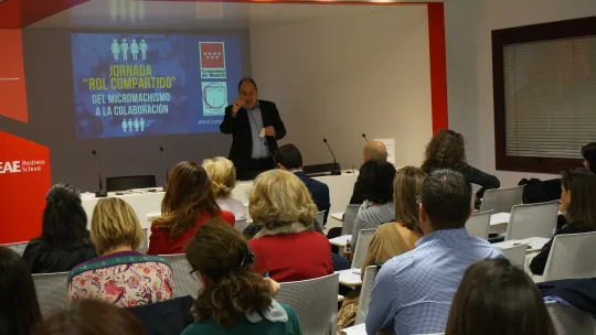 Conferencia "Rol compartido, del micromachismo a la colaboración"