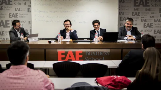 Project Management: two approaches, one vision Project Management: two approaches, one vision