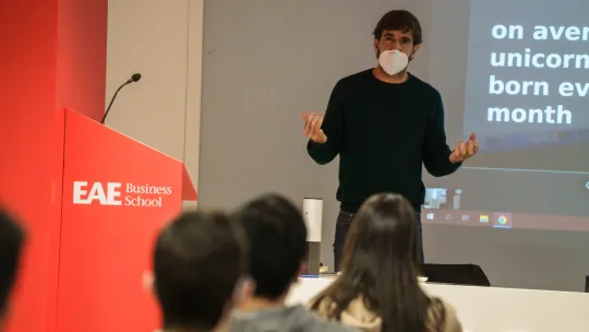 Image of EAE lecturer | Leading in disruptive environments