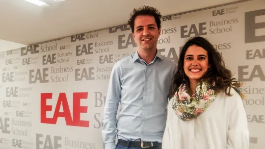 Michiel Das, fundador de Brand Ambassador Club, profesor de Marca Personal y Employer Branding de EAE Busines School, y Violeta Luján, experta en Personal Branding para directivos y autónomo.