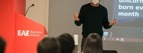 imgi_1_masterclass-EAE-Business-School-RRHH-hybrid-work