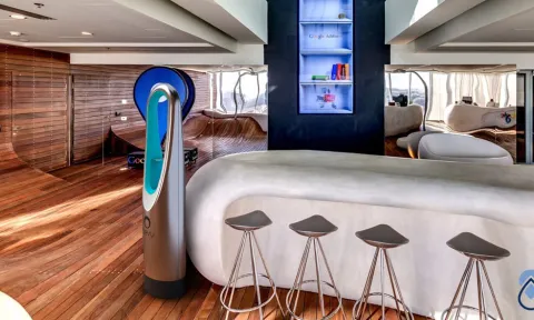 Machine from the company Jibu H2O, at a bar.