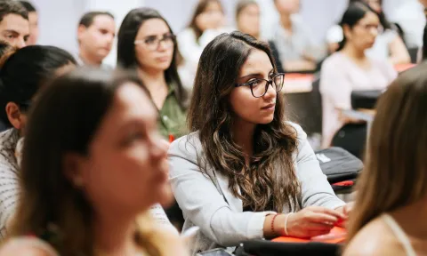 Estudiantes en clase de EAE Business School