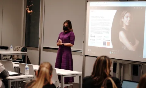 La directora de Marketing de Harrods, Alejandra Caro, imparte unas sesiones sobre la cultura del lujo en el Luxury Brand Management MBA de EAE Business School