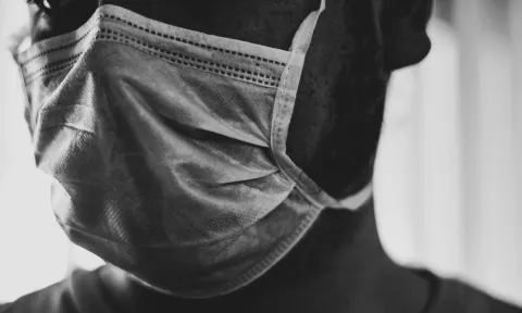 Nurse with a facemask on