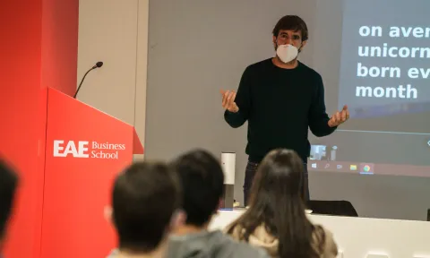 Image of EAE lecturer | Leading in disruptive environments