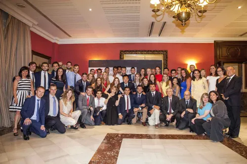 Los alumnos de cuarto de ADE celebran su acto de clausura en el Círculo Ecuestre de Barcelona Los alumnos de cuarto de ADE celebran su acto de clausura en el Círculo Ecuestre de Barcelona
