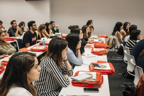 EAE Business School amplía su oferta con un Máster de Comunicación y RSC EAE Business School amplía su oferta con un Máster de Comunicación y RSC