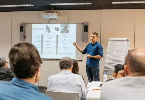 EAE ENTREPRENEUR