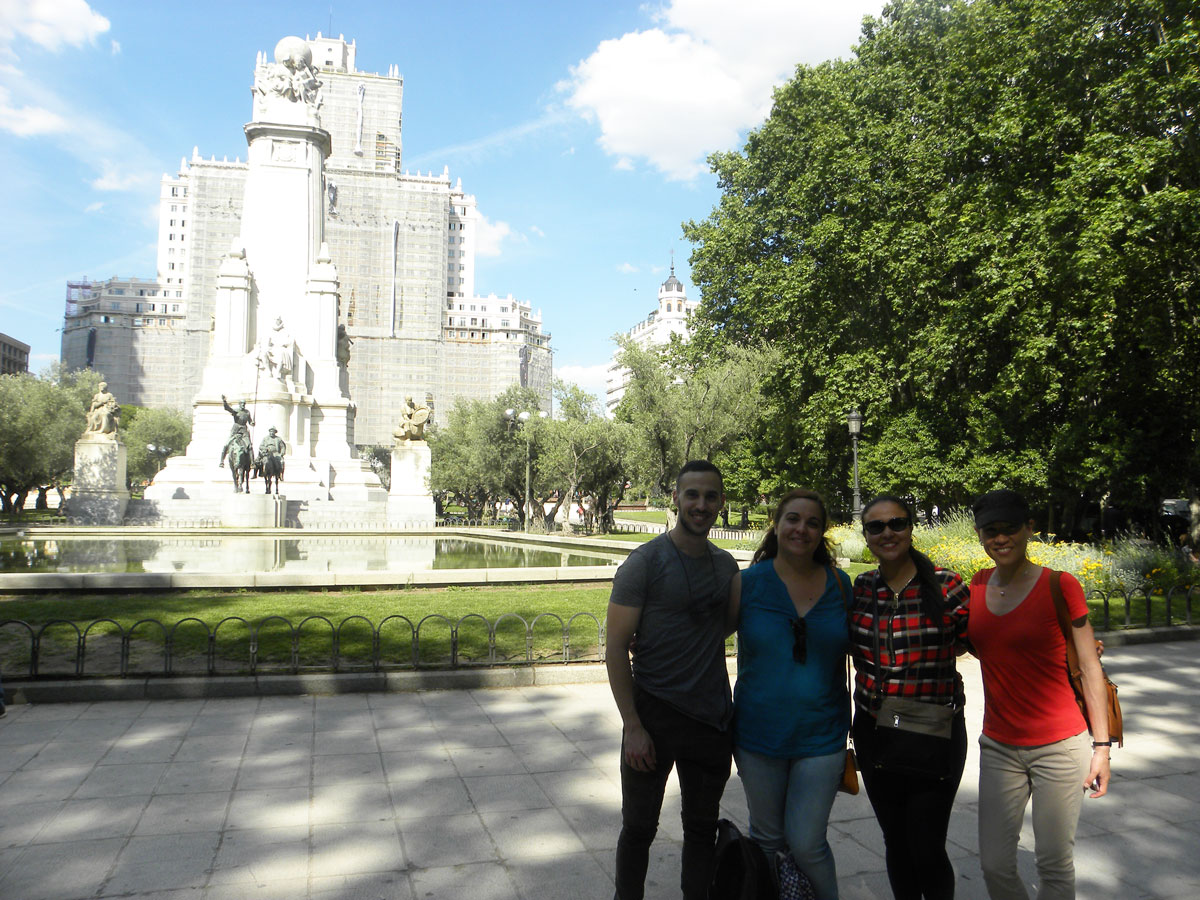 Muchas historias por descubrir en la visita guiada por la Gran Vía madrileña Muchas historias por descubrir en la visita guiada por la Gran Vía madrileña